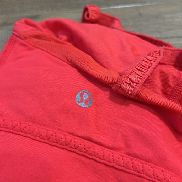 🇨🇦 🍋 Lululemon top 🍋 - Picture 4 of 8